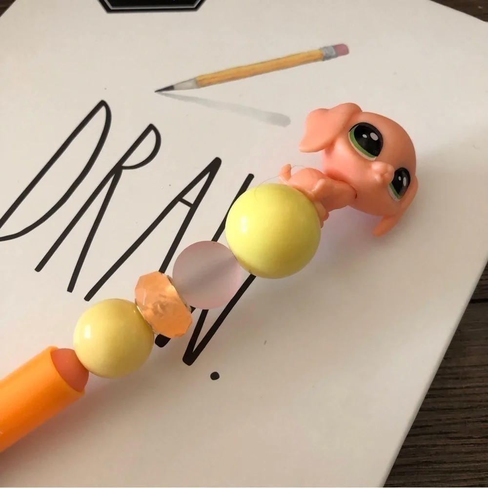 The Littlest Pet Shop: Dog handmade beaded pen
